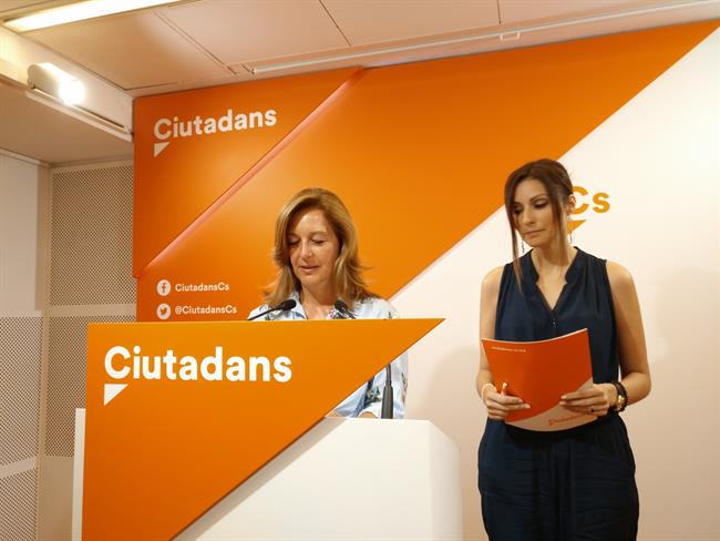 La presidenta de Cs en el Ayuntamiento de Barcelona, Carina Mejías, y la diputad | EUROPA PRESS ep la presidentacsayuntamientobarcelona carina mejias ydiputad