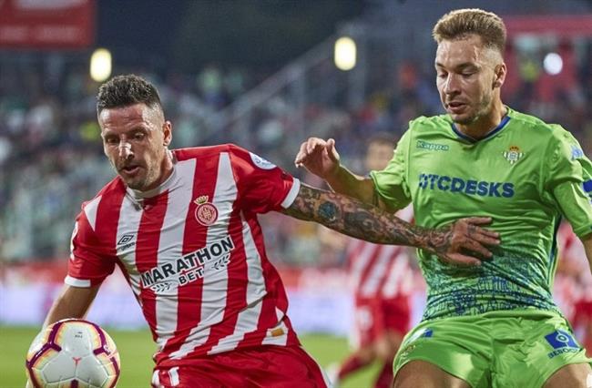 Loren, del Betis, presiona ante el Girona | LALIGA ep loren del betis presionagirona