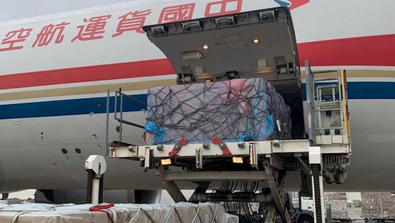 Material médico de China que ha llegado al aeropuerto de Zaragoza para ayudar a España en la lucha contra el coronavirus | XINHUA ep material medico de china que ha llegado al aeropuerto de zaragoza para ayudar a espana en la