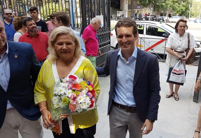 PABLO CASADO CON MARÍA ÁNGELES PEDRAZA, EXPRESIDENTA DE LA AVT | EUROPA PRESS ep pablo casadomaria angeles pedraza expresidentala avt