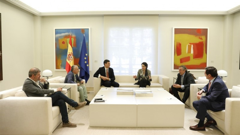 Pedro Sánchez y la ministra de trabajo, Magdalena Valerio, reciben en Moncloa a los secretarios generales de CCOO y UGT, Unai Sordo y Pepe Álvarez, y los presidentes de CEOE y CEPYME, Juan Rosell y Antonio Garamendi. | EUROPA PRESS - Archivo ep pedro sanchezla ministratrabajo magdalena valerio recibenmoncloalos secretarios generalesccoougt unai sordopepe alvarez ypresidentesceoecepyme juan rosellantonio garamendi