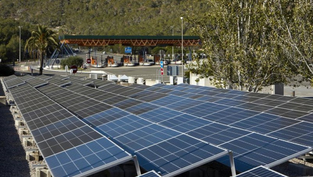 ep placas solares en un peaje de abertis