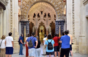 ep turistas en el interior de la mezquita-catedral en una imagen de archivo