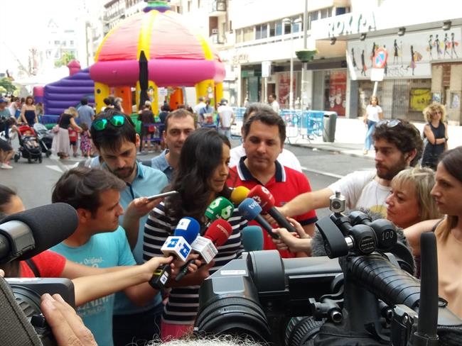 Villacís atendiendo a los medios de comunicación | CIUDADANOS ep villacis atendiendolos medioscomunicacion