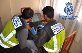 policia detenidos pornografia whatsapp
