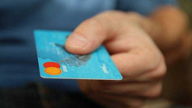 dl finanzas tiendas minorista crédito tarjeta de débito mastercard visa dinero compras