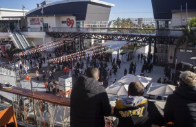 ep archivo   clientes y visitantes durante la reapertura de gran parte de las tiendas del centro