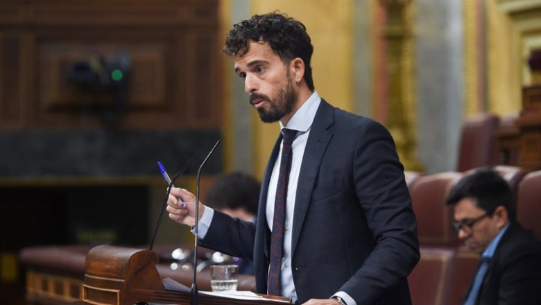 ep archivo   el diputado de vox carlos hernandez quero interviene durante una sesion plenaria en el