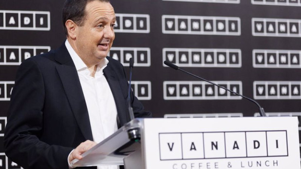 ep archivo el fundador de vanadi coffee salvador marti durante el tradicional toque de campana con ep archivo el fundador de vanadi coffee salvador marti durante el tradicional toque de campana con