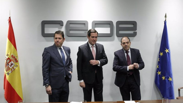 Archivo - El presidente de la Confederación Española de Organizaciones Empresariales (CEOE), Antonio Garamendi, el de la Asociación de Trabajadores Autónomos (ATA) , Lorenzo Amor, y el presidente de Cepyme, Gerardo Cuerva. | Oscar del Pozo - Europa Press - Archivo ep archivo el presidente de la confederacion espanola de organizaciones empresariales ceoe antonio 20211124160004