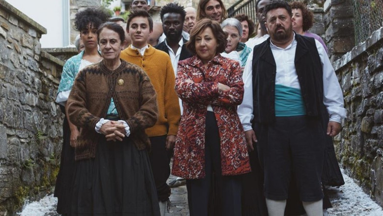 ep carmen machi protagoniza lovisto la peliculamarina sereseskyestrenaviernes 12julio yretratadramala espana vacia yla llegadalos migrantes en clavecomedia pero planteando soluciones realestiene