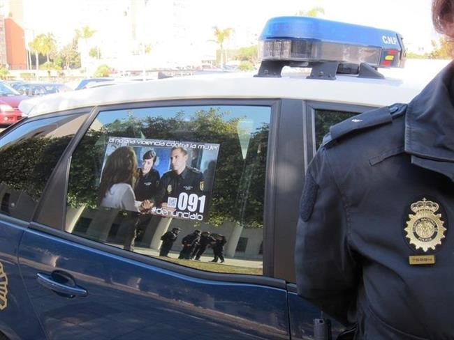 Coche de Policía con campaña contra la violencia de género | EUROPA PRESS/POLICÍA/ARCHIVO ep cochepoliciacampanala violenciagenero