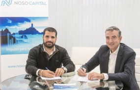 ep el consejero delegado de velca emilio frojan y el gerente de noso capital tomas perez firmando el