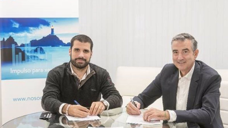 El consejero delegado de Velca, Emilio Froján, y el gerente de Noso Capital, Tomás Perez, firmando el acuerdo de inversión. | VELCA. ep el consejero delegado de velca emilio frojan y el gerente de noso capital tomas perez firmando el