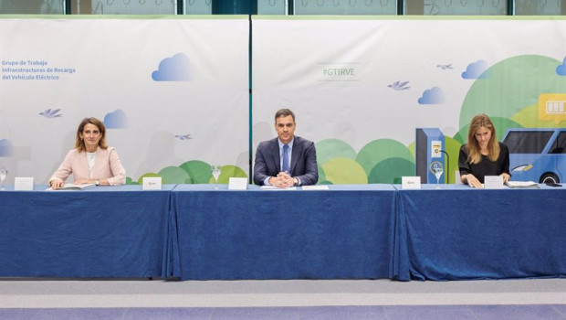 ep el gobierno constituye el grupo de trabajo de recarga del vehiculo electrico en la feria genera