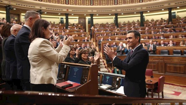 ep el presidente de gobierno en funciones pedro sanchez es aplaudido por su companeros del psoe tras