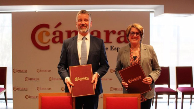 ep fernando salazar presidente ejecutivo de cesce e inmaculada riera directora general de camara de