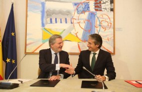 ep inigola serna e inigo mendezvigo firmanconvenio