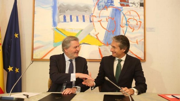 ep inigola serna e inigo mendezvigo firmanconvenio