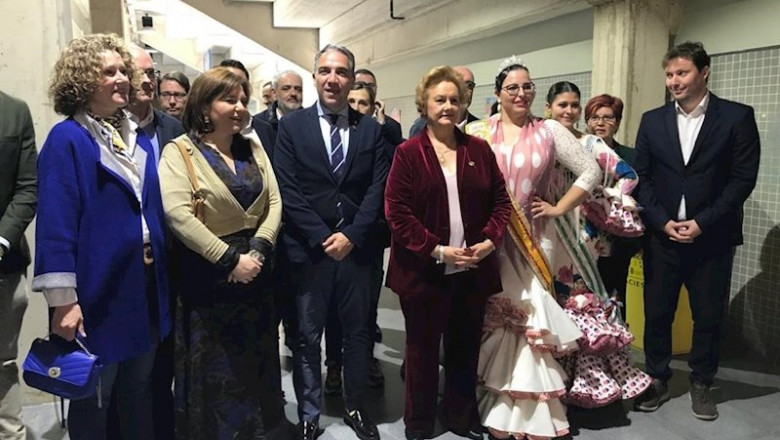 ep isabel bonig junto al consejero de presidencia de la junta de andalucia elias bendodo en el dia