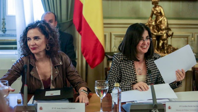 ep la ministra de hacienda y portavoz del gobierno maria jesus monteroy la ministra de politica
