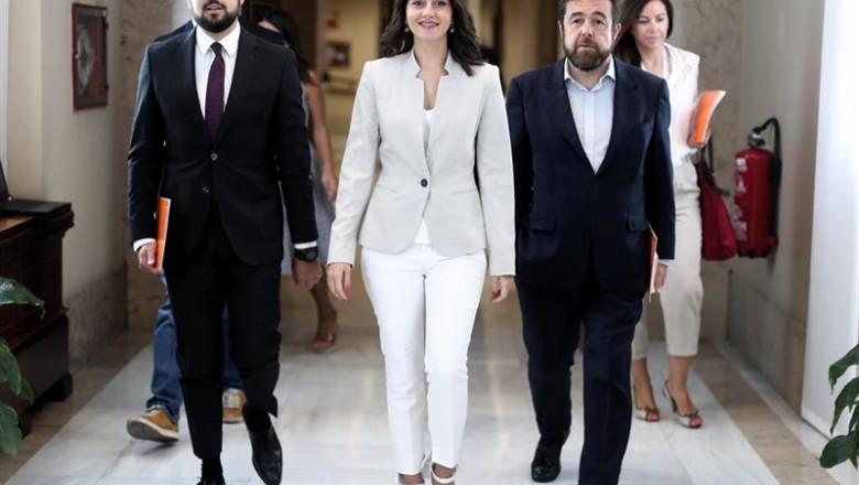 Los diputados de Ciudadanos Fernando de Páramo, Inés Arrimadas y Miguel Gutiérrez, se dirigen a la Junta de Portavoces del Congreso de los Diputados en Madrid (España), a 10 de septiembre de 2019. | Eduardo Parra - Europa Press ep los diputados de ciudadanos fernando de paramo ines arrimadas y miguel gutierrez se dirigen a la