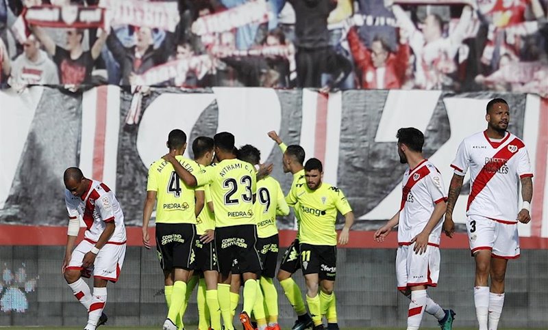 ep los jugadores del cordoba celebran un gol ante el rayo vallecano