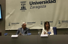ep mario vargas llosa la catedratica de la universidad de zaragoza yolanda polo y el periodista juan