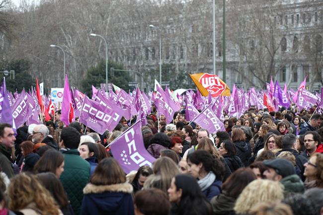 Mujeres se concentran en Cibeles (Madrid) por el Día Internacional de la Mujer | EUROPA PRESS ep mujeresconcentrancibeles madrid pordia internacionalla mujer