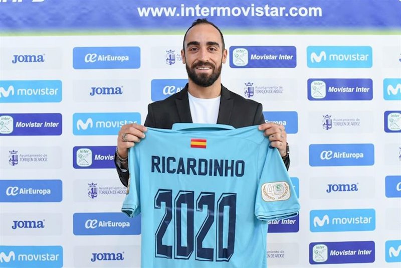 ep ricardinho en su renovacion con el movistar inter